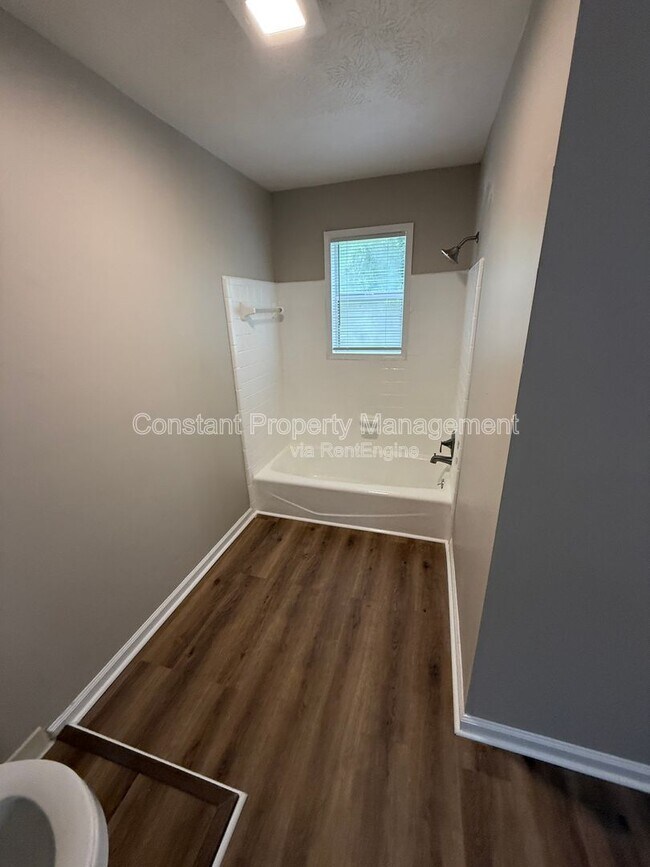 Building Photo - 2632 Coral Way