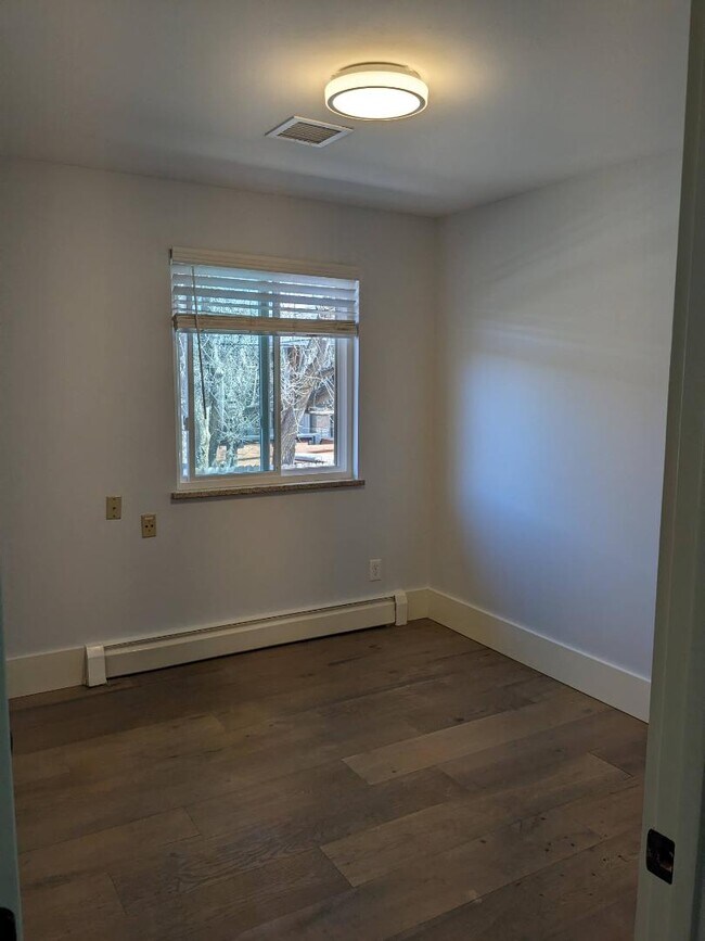 Building Photo - 4365 Comanche Dr