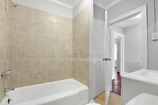 Building Photo - 627 S 38th St