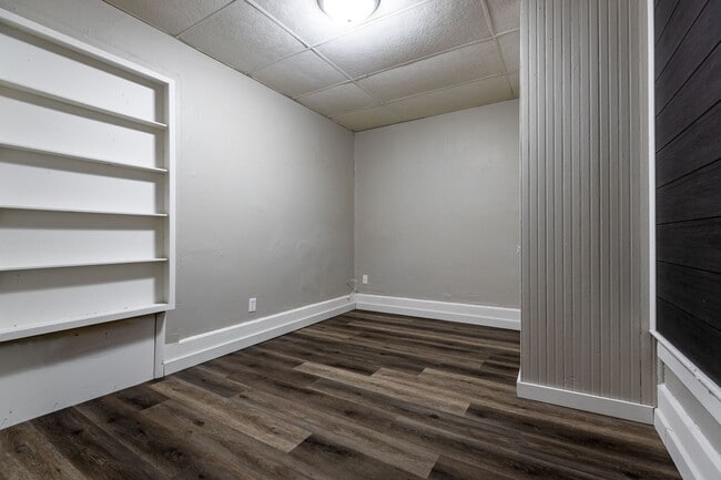 Building Photo - nre512