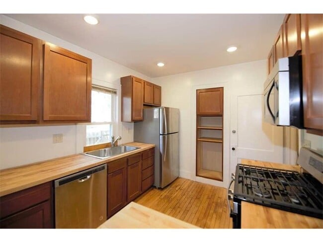 Building Photo - 3501 S 31st Ave