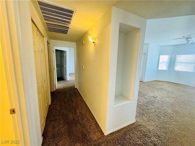 Building Photo - 833 Aspen Peak Loop