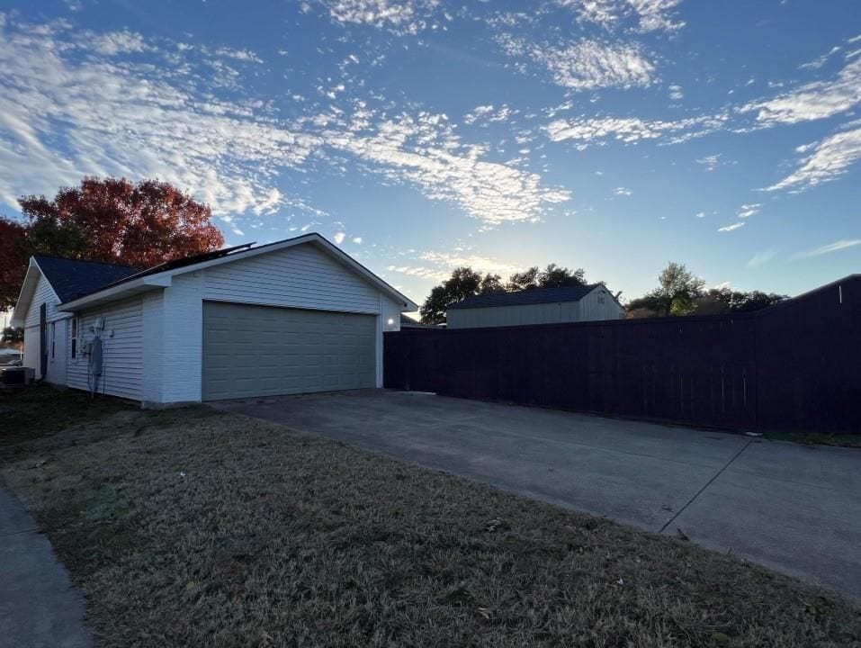 Building Photo - 3129 Pinewood Dr