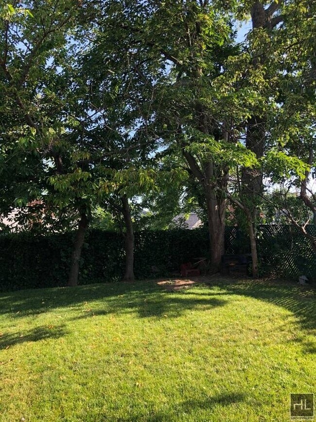 Building Photo - 219 STREET