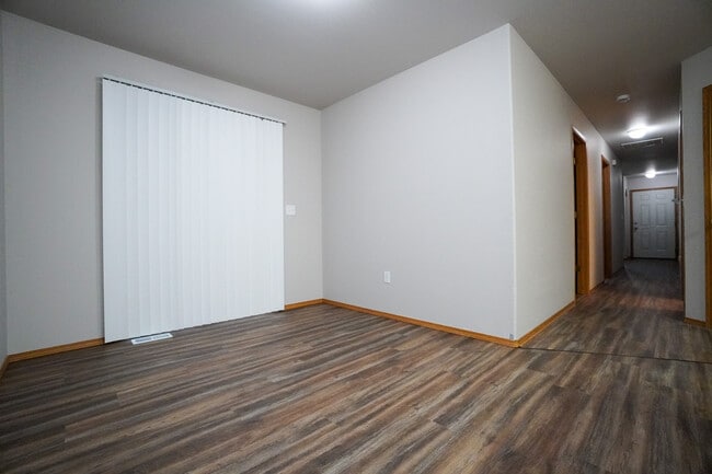 Building Photo - 79 E 2nd St N