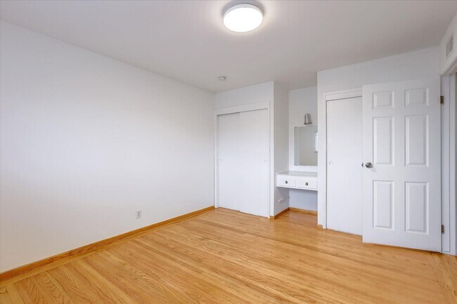 Building Photo - Santa Clara Home near Apple, Kaiser and Ma...
