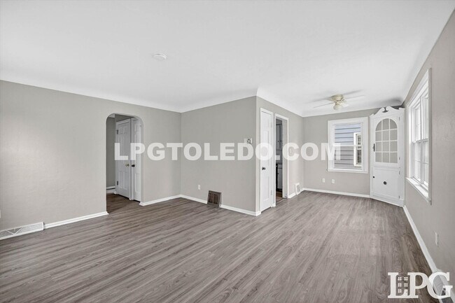 Building Photo - 4406 Asbury Dr