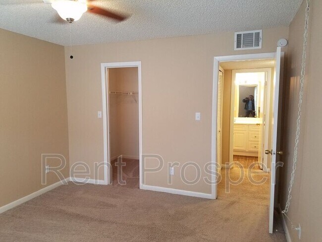 Building Photo - 3729 S Lake Orlando Pkwy