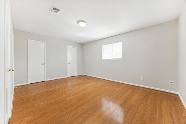 Building Photo - 1916 Upland Dr