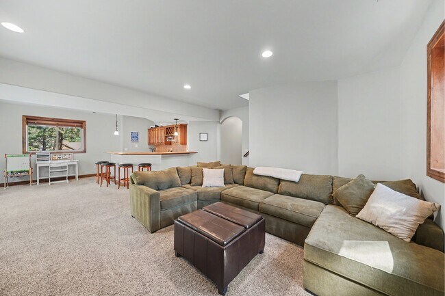 Building Photo - 18145 Bakers Farm Rd