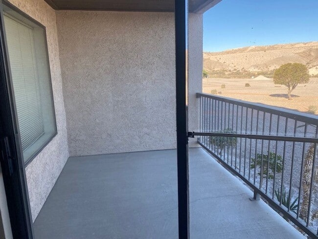 Building Photo - Waterfront 2BR 2B Condo Lower Level, gated with tennis,pool,spa,PRIVATE BEACH/DOCK