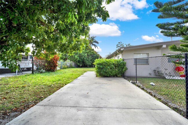 Building Photo - 14310 SW 271st Terrace