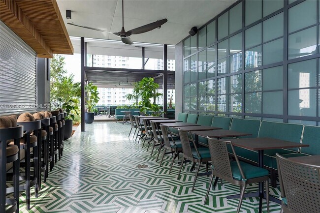 Building Photo - 159 NE 6th St