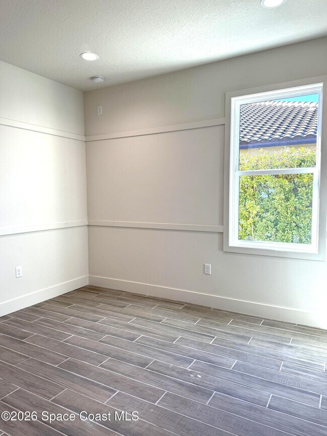 Building Photo - 2821 Edington Dr