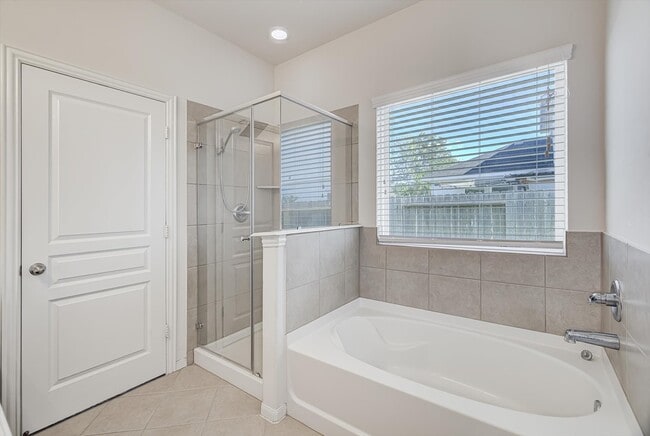 Building Photo - 3323 Creole Bay Ln