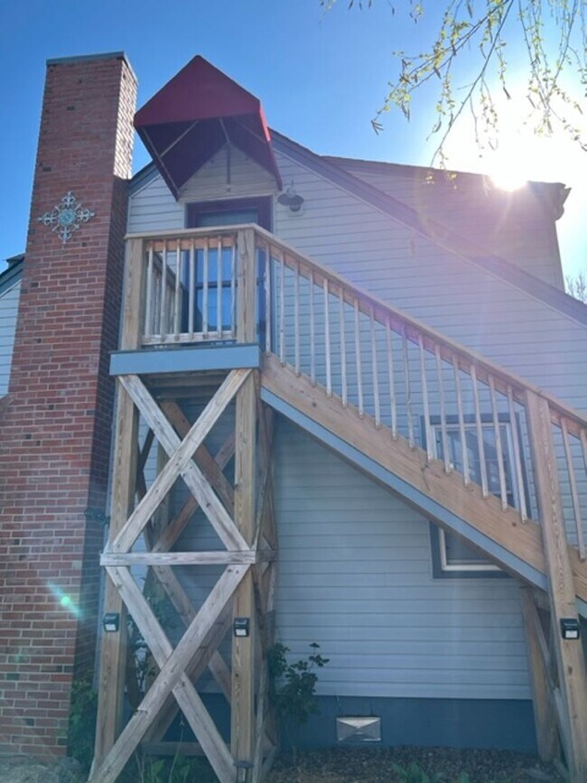Building Photo - 409 San Antonio Blvd