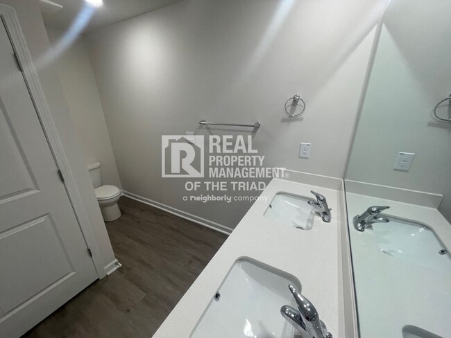Building Photo - Brand New 3bd/2.5ba Townhome in Trinity