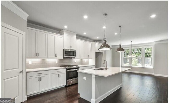 Primary Photo - 1323 Harris Way S