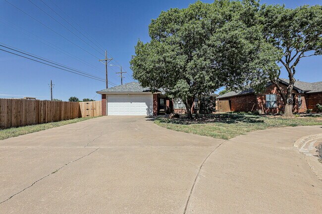 Building Photo - Welcome home to this beautifully updated 3-bedroom, 2-bath home nestled on a quiet cul-de-sac in ...