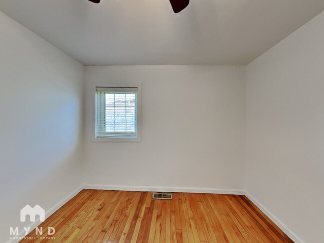 Building Photo - 904 Ferndale Cir NE