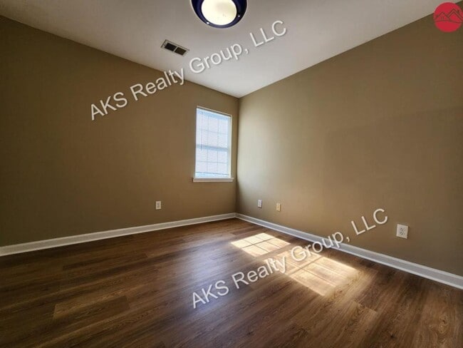 Building Photo - 124 Canyon Pl