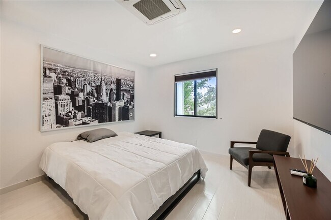 Building Photo - Golf Course Views from LVCC home