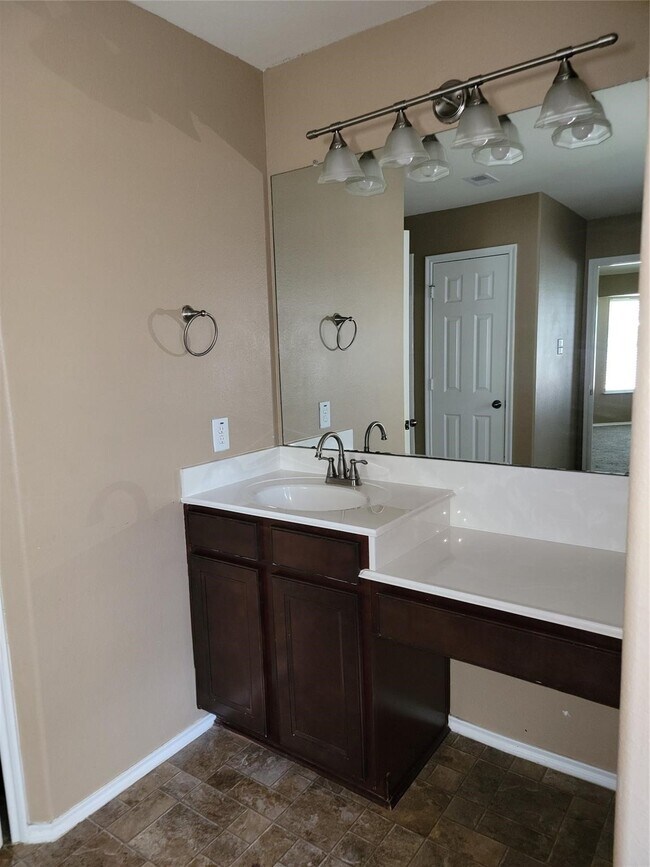 Building Photo - 15510 Mossy Park