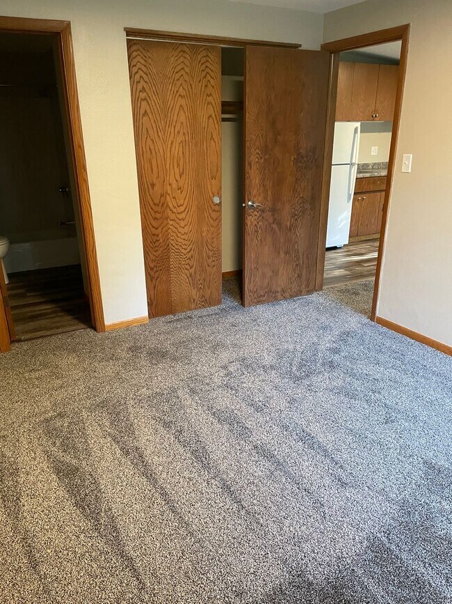 Building Photo - One Bedroom