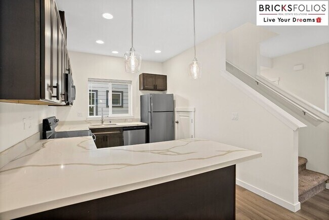 Building Photo - Discover Your Dream Home Near JBLM – No Worries About Vouchers or Deposits!