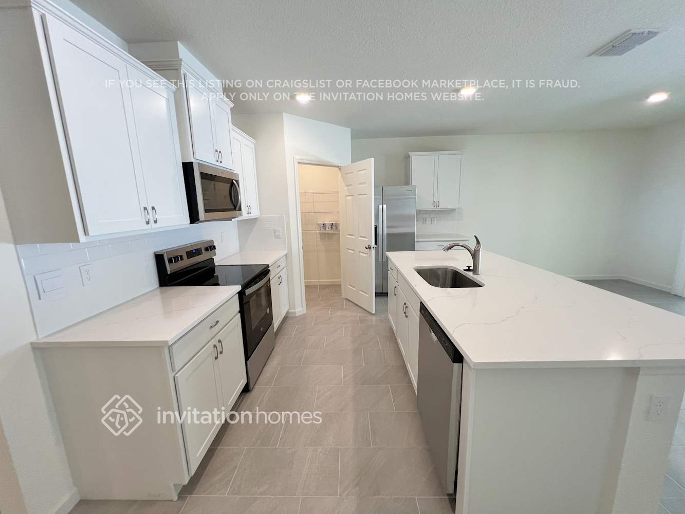 Building Photo - 9659 Seaspray Dr