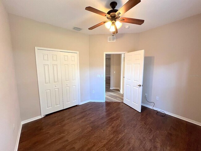 Building Photo - 7 Zither Ct