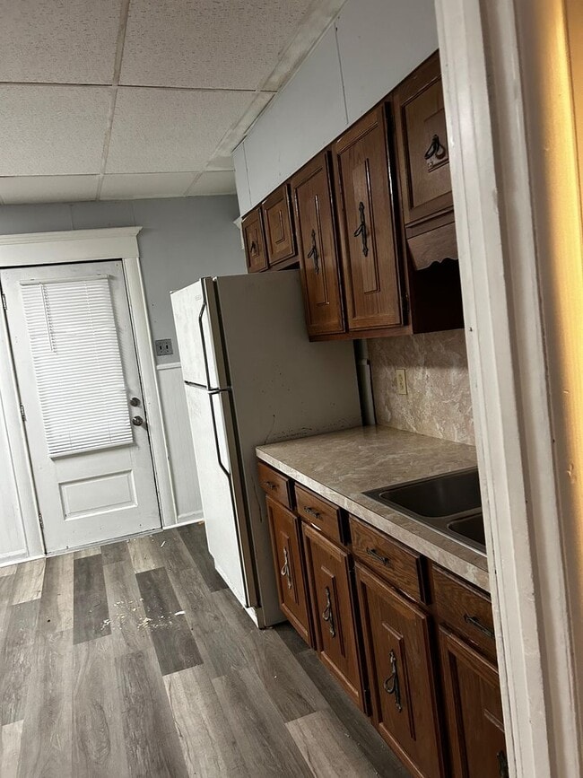 Building Photo - 418 N Main St