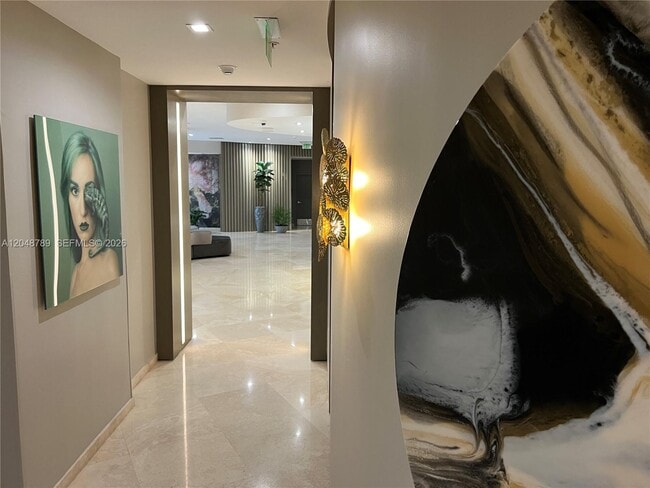 Building Photo - 10275 Collins Ave