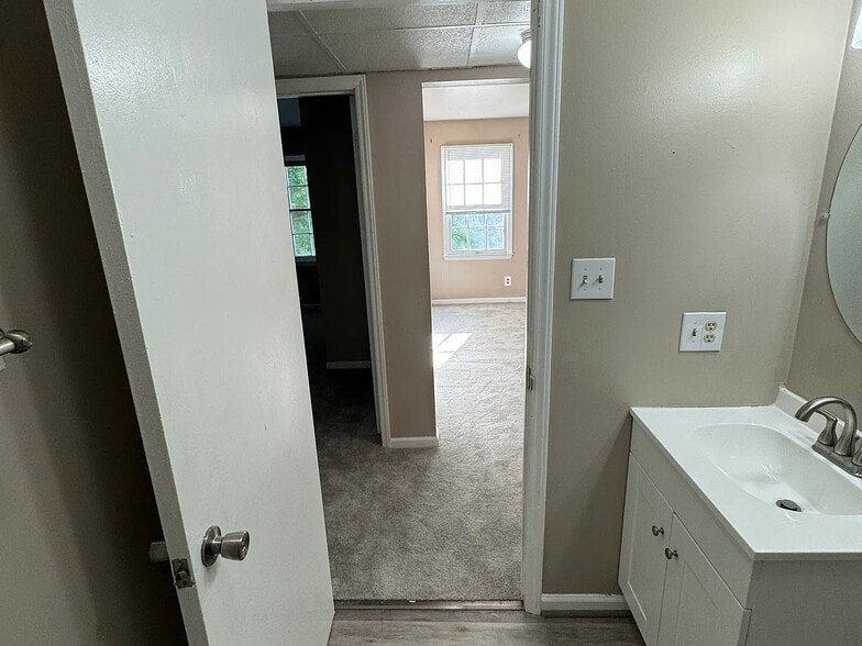 Building Photo - 410 Burkemont Ave