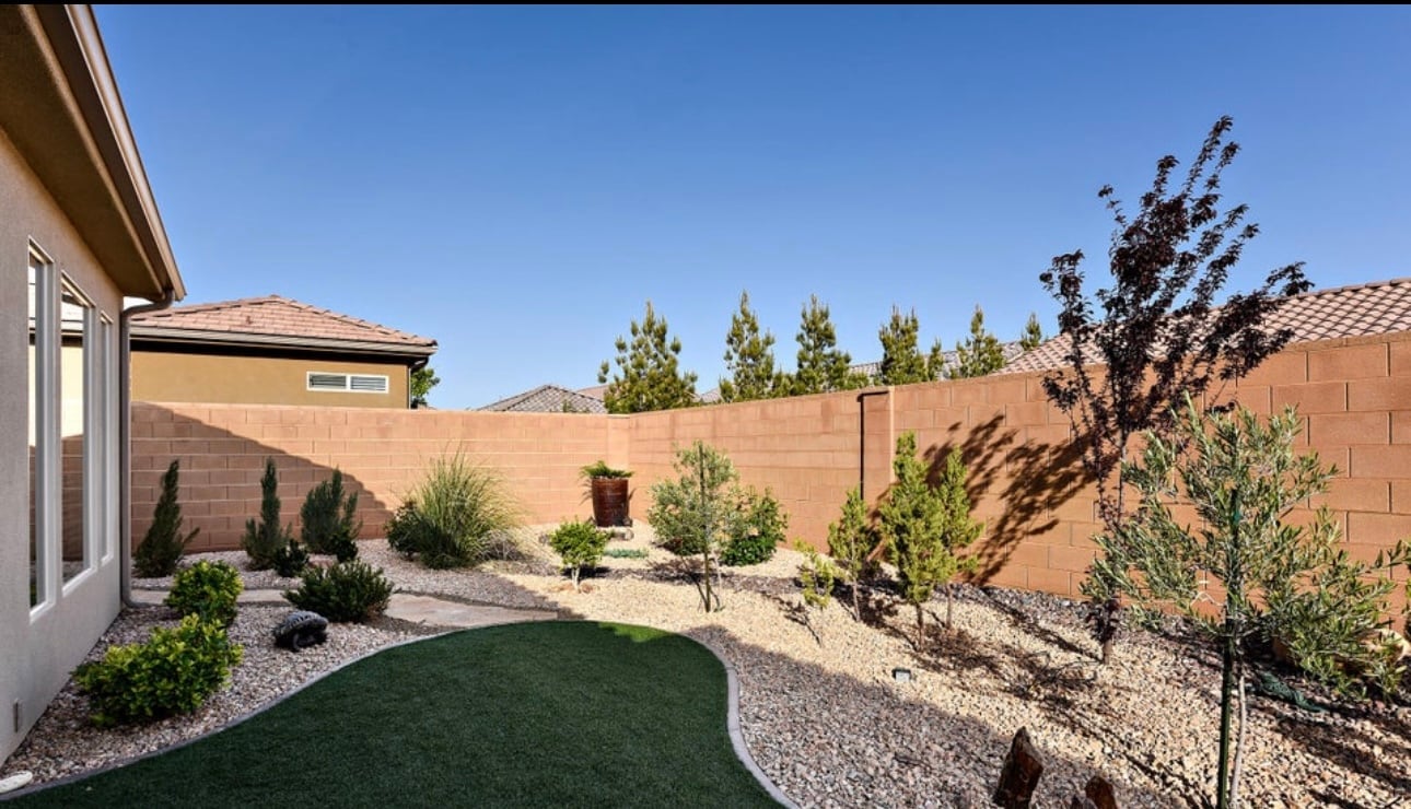 Building Photo - 1556 W Songbird Dr