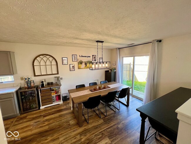 Building Photo - 620 Cembra Dr