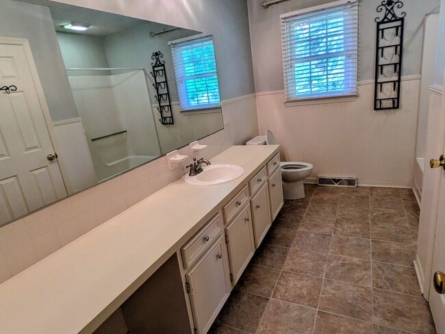 Building Photo - 6913 Crandall Ct