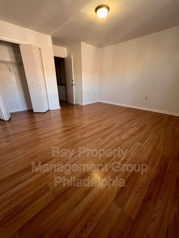 Building Photo - 1610 W Diamond St