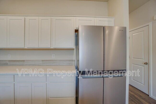 Building Photo - 2628 NE 117th Pl