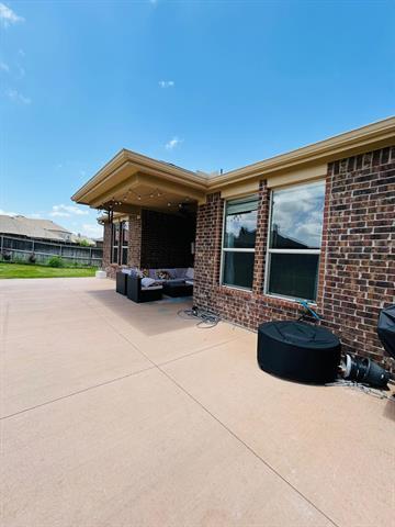 Building Photo - 1205 Red Dr