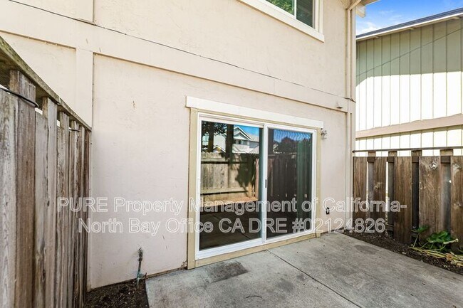 Building Photo - 48-4 Lark Center Drive