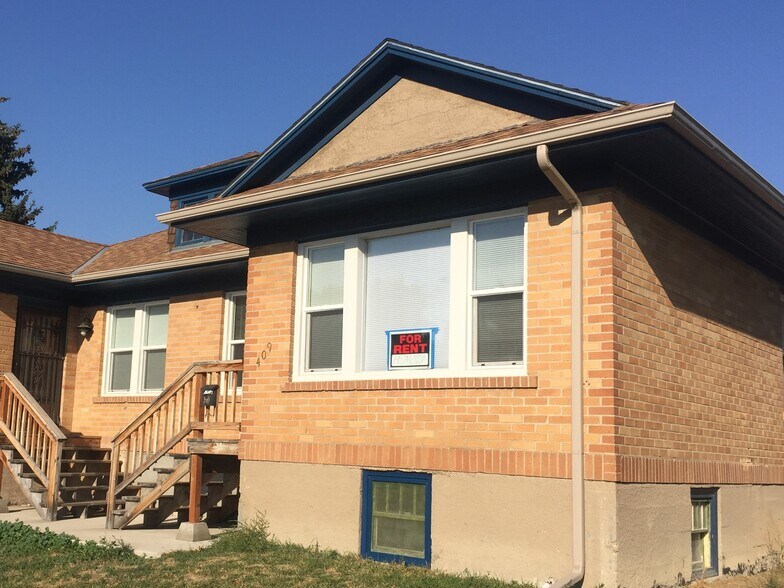 Building Photo - 409 5th St S
