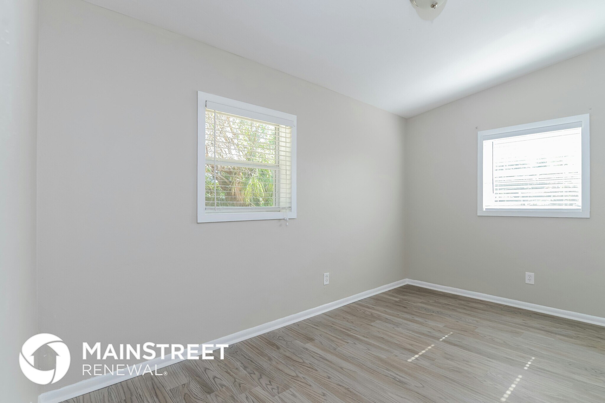 Building Photo - 3668 Schwalbe Dr