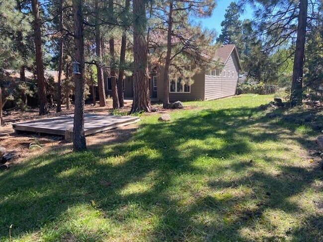 Building Photo - MOVE IN SPECIAL $500 OFF FIRST MONTHS RENT IF MOVED IN BY January 2026/ Location Location