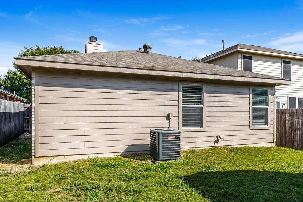 Building Photo - 1108 Savage Dr