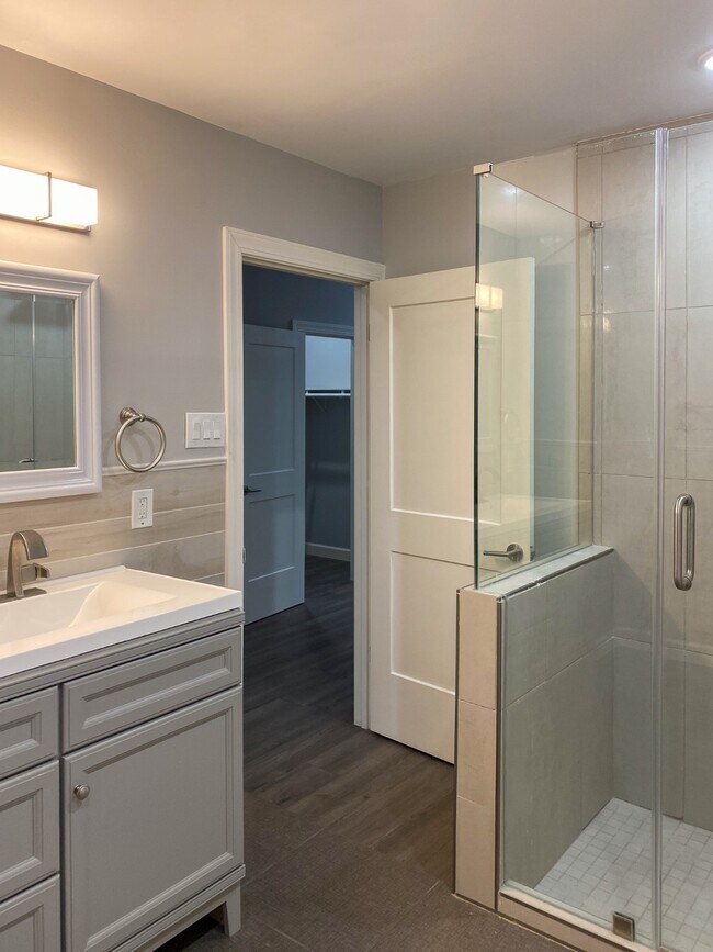 Building Photo - 12625 Memorial Dr