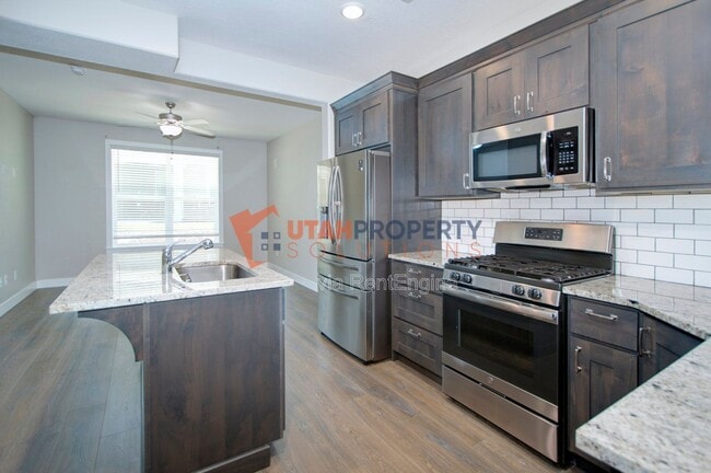 Building Photo - 12272 S Macdill Ct