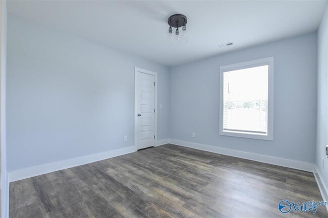 Building Photo - 147 Stafford Rd