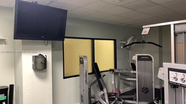 Building Photo - 3180 S Ocean Dr