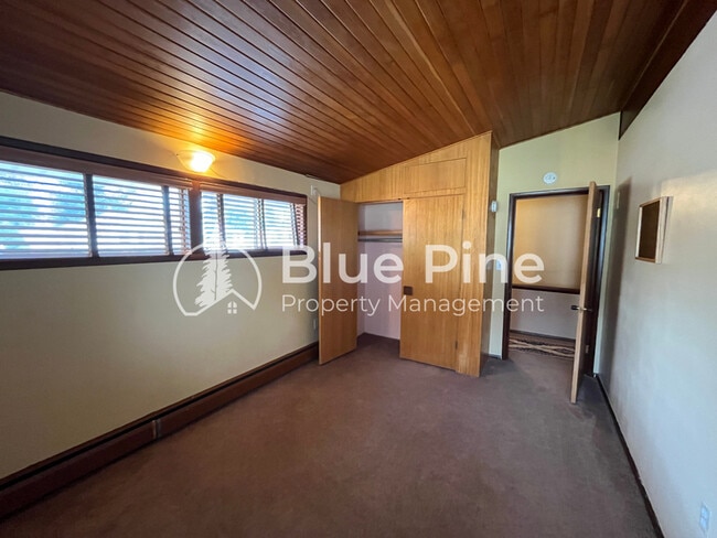 Building Photo - 755 9th St